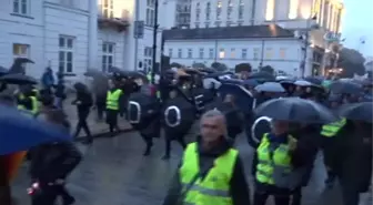 Polonyalı Kadınlardan Hükümet Karşıtı Protesto