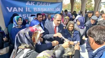 Van AK Parti'den Vatandaşlara Aşure İkramı