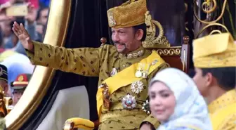 Brunei Sultanı Tahtta 50. Yılını Kutluyor