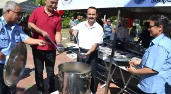 Bozyazı Belediyesi, Vatandaşa Aşure Dağıttı