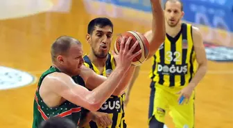 Tahincioğlu Basketbol Süper Ligi: Fenerbahçe Doğuş: 80 - Banvit: 63