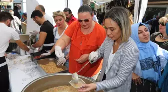 Torbalı Belediyesi'nden 5 Bin Kişiye Aşure