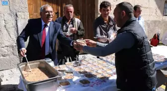 Uçhisar Belediyesi, Aşure İkramında Bulundu