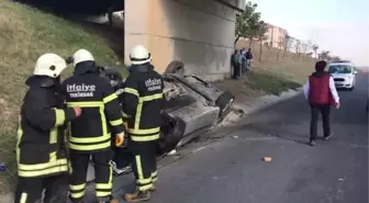 Üst Geçidin Ayağına Çarparak Takla Atan Otomobilin Sürücüsü Ağır Yaralandı