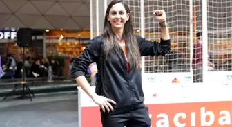 Eczacıbaşı Eczacıbaşı Vitra'nın Yeni Transferi Güldeniz Önal Dha'ya Konuştu