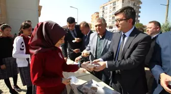 Kaymakam Yüzer, Öğrencilere Aşure Dağıttı