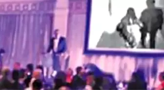 Yok Böyle İntikam! Kendisini Aldatan Nişanlısını Düğün Günü Rezil Etti