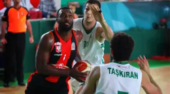 Tahincioğlu Basketbol Süper Ligi: Yeşilgiresun Belediyespor: 64 - Muratbey Uşak: 61