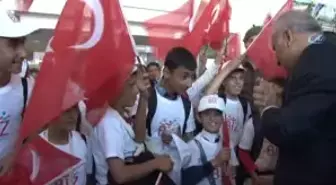 'Biz Anadoluyuz' Projesi Kapsamında 372 Öğrenci Van'dan Çanakkale ve İzmir'e Gönderildi