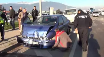 Kaza ve Yaralıları Bırakıp, Hastane Önünde Birbirlerine Girdiler