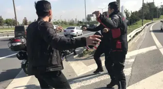 TEM Otoyolundaki 4 Motosikletli, Trafiği Tehlikeye Sokup Göbek Attı