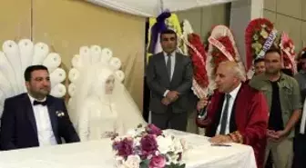 Vali Zorluoğlu İlk Kez Nikah Kıydı