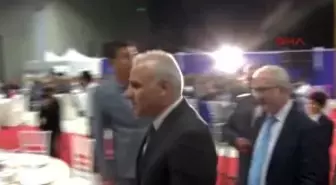 Van Valisi Zorluoğlu, İlk Defa Nikah Kıydı