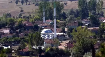 Yeni Cami Yapıldı, Eskisini Yıktırtmadılar