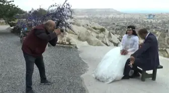 3 Gündür Balon ile Fotoğraf Çekimini Bekleyen Çift Peri Bacalarıyla Yetinmek Zorunda Kaldı