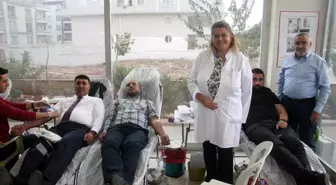 Ak Partililer Kan Bağışında Bulundu