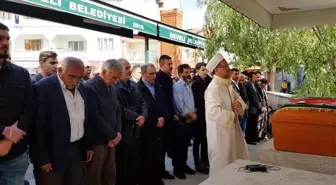 Almanya'daki Trafik Kazasında Ölen Kazım Cihan Toprağa Verildi