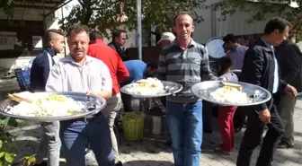 Bu Yerde Yaşayıp Emekli Olan Herkes Hayır Düzenliyor