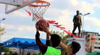 Edremit'te Streetball Turnuvası Heyecanı