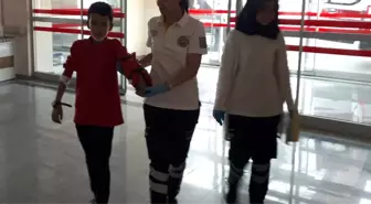 Merdivenlerden Düşen Öğrenci Yaralandı