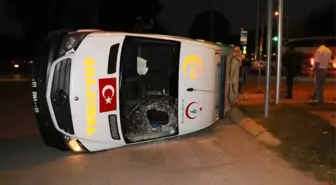 Ambulans ile Ticari Taksi Çarpıştı: 5 Yaralı