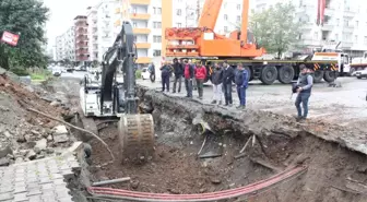 Arhavi'de Boğaziçi Mahallesi Menfez Çalışması Devam Ediyor