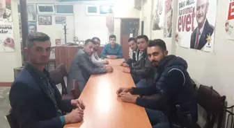 Aslanapa AK Parti Gençlik Kolları'nda Mehmet Gökmen Bayrağı Teslim Aldı