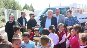 Gölbaşı Belediyesi Samsatlı Depremzede Öğrencilere Yardım Etti