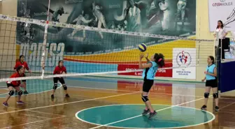 Amatör Spor Haftası Voleybol Birincisi Şehit Ömer Halis Demir Ortaokulu Oldu