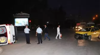 Ambulans ile Ticari Taksi Çarpıştı: 5 Yaralı