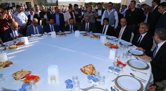 Abdullah Gül'ün Onuruna Verilen Yemekte 50 Koyun Kesildi