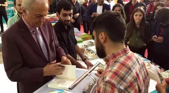 Ataşehir Kitap Şenliği'nde Ediz Hun Gençlerle Buluştu