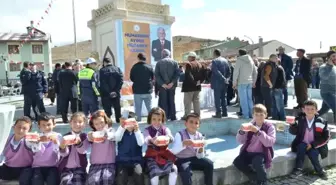 Başbakan Binali Yıldırım Adına Memleketinde Aşure Dağıtıldı