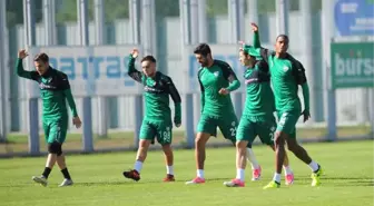 Bursaspor, Osmanlıspor Maçının Hazırlıklarını Eksik Sürdürüyor