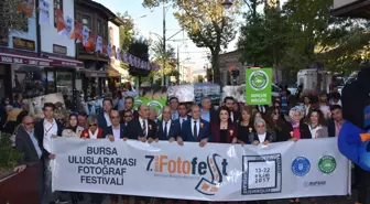 7. Bursa Uluslararası Fotoğraf Festivali Coşkulu Yürüyüşle Başladı