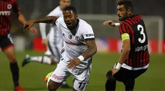 Yardımcı Hakemden Futbolcuya: 100 Metre Arkandan Gelen Futbolcuyu Kaçırıyorsun