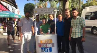 AK Parti Gençlik Kolları Manavgat'ta Üye Standı Açtı