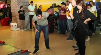 Görme Engelliler Bowling Oynadı