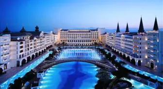 Mardan Palace Hotel'in Suyu Kesildi