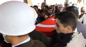 Şehit Adem Gezer Son Yolculuğuna Uğurlanıyor