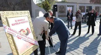 Muhtarlar Atatürk Anıtı'na Çelenk Bıraktı
