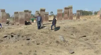 Ahlat'taki Selçuklu Mezarlığı'nda Yeni Mezar Taşları Bulundu