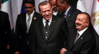 Gardaş Samimiyeti! D-8 Zirvesine Erdoğan ve Aliyev'in Kahkahası Damga Vurdu