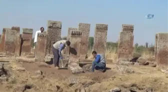 Selçuklu Mezarlığında İlk Kez Görülen Motifler Dikkat Çekti