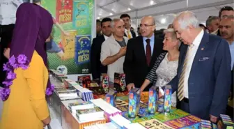 Başbakan Yardımcısı Şimşek'ten Kitap Fuarına 3 Dilde 'Hayırlı Olsun'