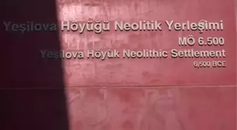 Yeşilova Höyüğü'nde 8 Bin Yıllık Ayı Heykelciği Bulundu