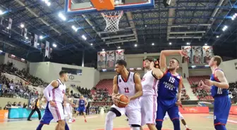 Çekişmeli Geçen Karşılaşmanın Galibi Anadolu Efes