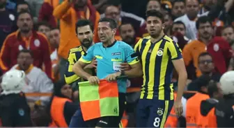 Galatasaray-Fenerbahçe Derbisinin Hakemlerinden Tarık Ongun Fenerbahçeli Çıktı