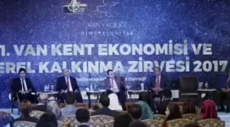 Van'daki Ekonomi Zirvesinde Türkiye-İran İlişkileri Konuşuldu