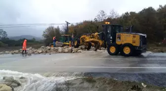 Çatalca'da Dere Taştı, Evler Sular Altında Kaldı